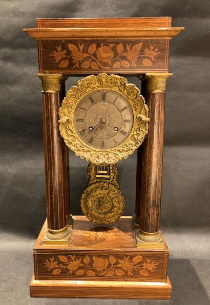 null Portico clock in veneer with marquetry decoration
Napoleon III period
Height...