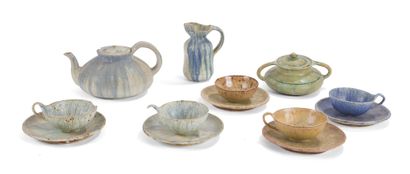 null Alexandre BIGOT (1862-1927)
Service à thé en céramique émaillée 
(accidents...