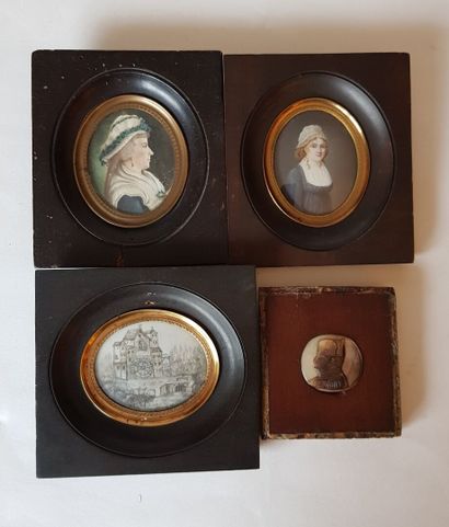 null Lot de 4 miniatures XIXème et XXème moulin, deux portraits de femme, Napoléon...