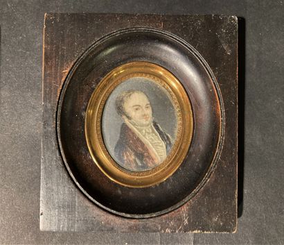 null Lot de miniatures figurant Napoléon Bonaparte, trois portraits anonymes et un...