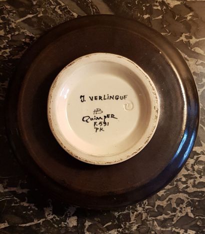 null J. VERLINGUE - HB Quimper
Coupe sur talon en céramique à décor d'un médaillon...
