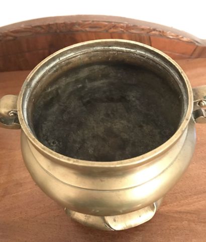 null CHINE
Brûle-parfum en bronze doré, fin XIXème siècle (bosses)