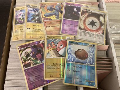 null POKEMON 
Lot de plus de 2500 cartes Pokémon en vrac des séries Origine Eclipse,...