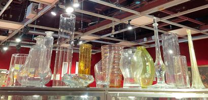 null Set of vases in glass, lacquer, terra cotta