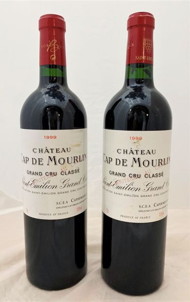null BORDEAUX
2 bottles Saint-Emilion Grand Cru Château Cap de Mourlin. Red 1999...