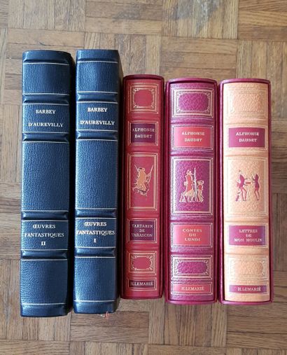 null Lot de livres comprenant :
- ALFONSE DAUDET, Trois volumes sous emboitage :...
