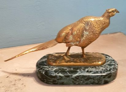 null Alfred JACQUEMART (1824-1896), after
Pheasant on a terrace
Gilded bronze, signed;...