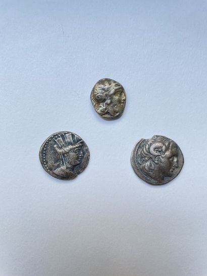 null Trois monnaies greco-romaines