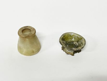 null Alabaster vessel and glass bowl
Work in the Roman style
(accidents)
