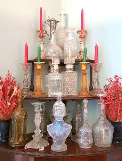 Glassware collection: numerous flasks, torches,...