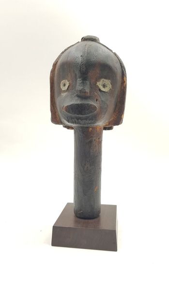 null GABON

Fang-style reliquary head, lamellar eyes, oozing patina
Height: 31 c...