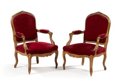 null Pair of giltwood armchairs, red velvet upholstery