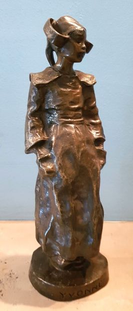null Ruth Anna Maria MILLES (1873-1941)
Yvonne en costume breton
Bronze à patine,...