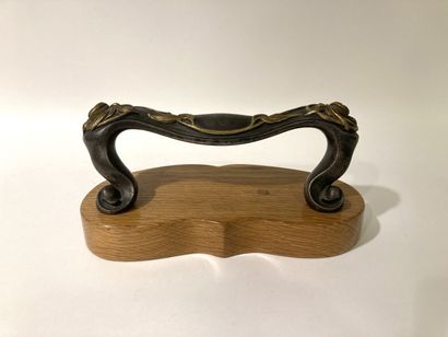 null Poignée de style Art Nouveau
Socle en bois