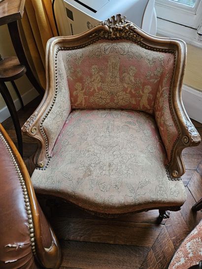 null Bout de duchesse brisée de style Louis XV en bois naturel redoré
Garniture au...