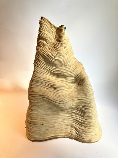 null Emilie BOUTAULT (France, XXème)
Importante sculpture en céramique de forme libre,...
