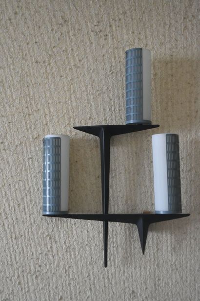 null Three-light wall lamp in sheet metal
Circa 1970