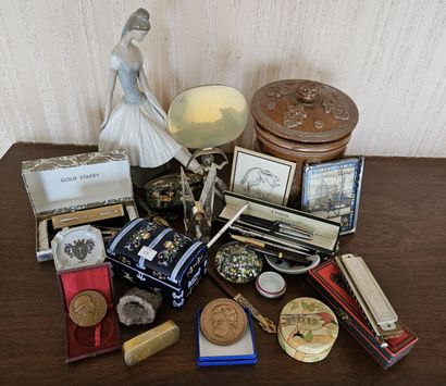 null Trinkets: tobacco jar, seated woman group, medals, ballpoint and fountain pens,...