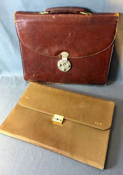 null LOEWE, MACQUET

Lot de deux porte-documents en cuir dont un Loewe, 1846 en cuir...