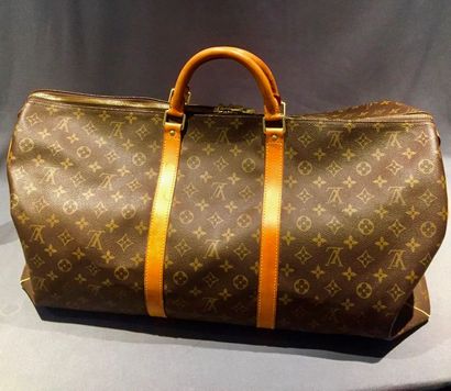 null LOUIS VUITTON

Sac modèle « Keepall » 60 cm en toile monogram et cuir naturel,...