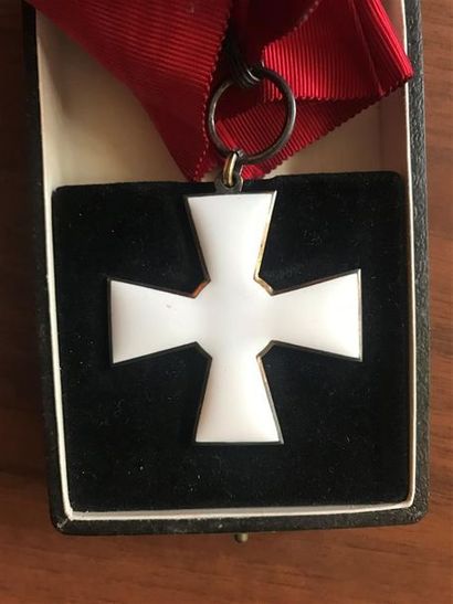 null Finlande. ORDRE du Lion de Finlande, fondé en 1942, croix de chevalier en vermeil...