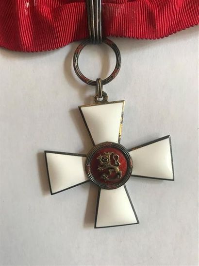 null Finlande. ORDRE du Lion de Finlande, fondé en 1942, croix de chevalier en vermeil...
