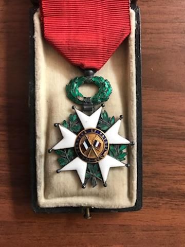 null France. MEDAILLE de la Légion d'Honneur, Honneur et Patrie de 1870 en métal...