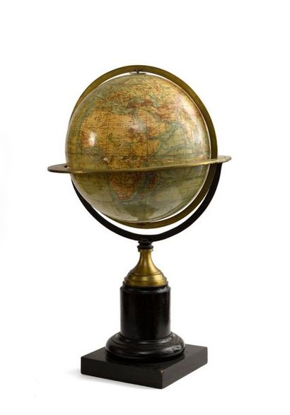 null Globe terrestre en carton d'époque Napoléon III signé E Dubail, G.Thomas éditeur....