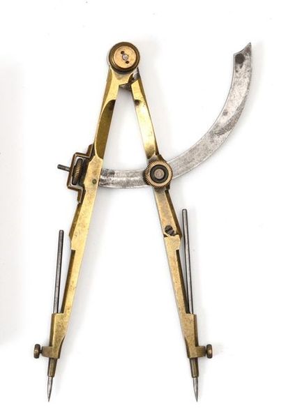 null Compas ¼ d'arc de cercle en laiton et acier

Long. 15,5 cm

EF
