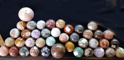 null Fort lot de 50 sphères en pierre fine jaspe, quartz, améthyste, labradorite,...