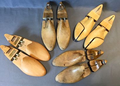 null AUBERCY et Anonyme

Lot de quatre paires d'embauchoirs en bois pour chaussures...