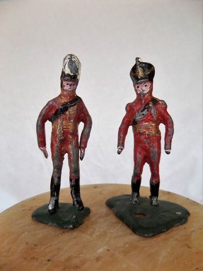 null Deux figurines Masters, provenant de l'atelier Labayen. Etat d'usage. Rare.
