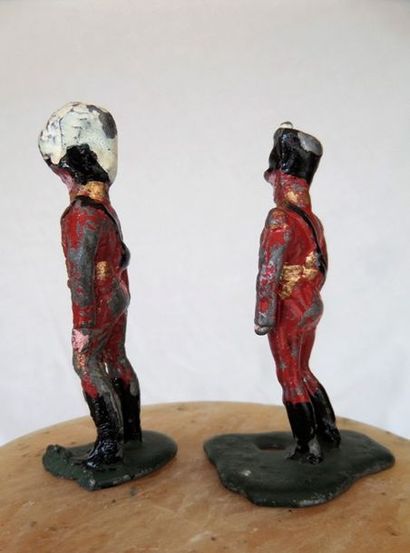 null Deux figurines Masters, provenant de l'atelier Labayen. Etat d'usage. Rare.