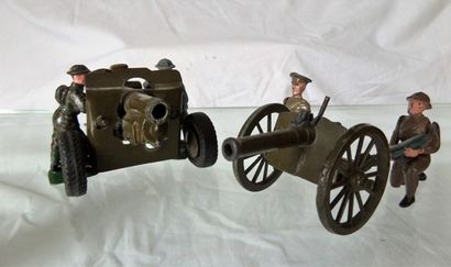 null Britains-Métal: deux canons en état de tire avec quatre servants. 