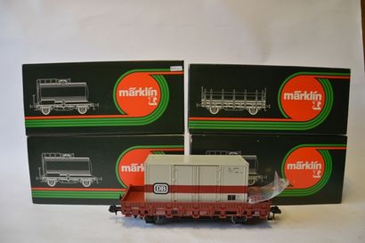 null MÄRKLIIN I moderne : (4) wagons marchandises :

- 48459 rangers vanc container...