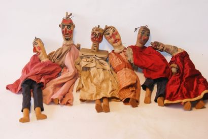 null ART POPULAIRE (18) marionnettes de théatre en bois et tissu, ht. 42/45cm fin...