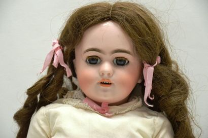 null Doll, body composition, articulated, sleeping eyes, open mouth, original brown...