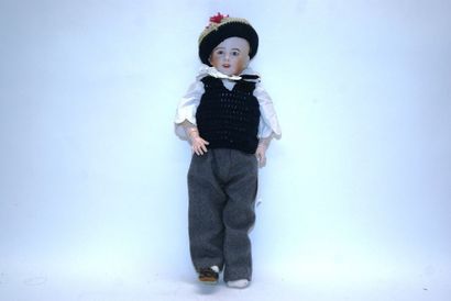 null Character doll SFBJ 237 T.4., closed head, moulded hair, fixed enamel eyes,...