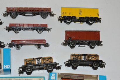null MÄRKLIN (13) miscellaneous freight wagons of which 4x in boxes (G)