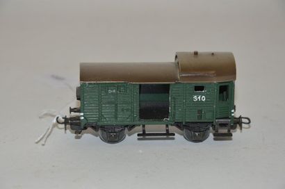 null MÄRKLIN item no. 310.3, (1952-54) boxcar, bright green, 2 axles, gray/brown...
