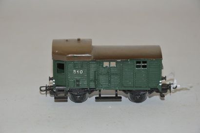 null MÄRKLIN item no. 310.3, (1952-54) boxcar, bright green, 2 axles, gray/brown...