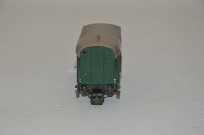 null MÄRKLIN item no. 310.2, (1950/51) boxcar, bright green, 2 axles, gray/brown...