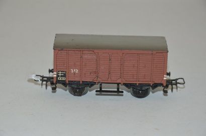 null MARKET CLINIC 312.b1, (1948/49) wagon fermé avec toit plat, brun, 2 axes, enclosure...