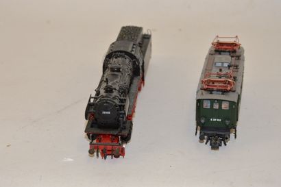 null ROCO (2) locomotives

- réf 04145 S motrice électrique allemande, BR 132 type...