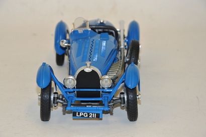 null BUGATTI type 59 de 1934, en bleu, métal par BURAGO (E)