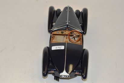 null CMC (classic Model Cars) échelle 1/18, made in Germany, BUGATTI 57 SC, 1938,...