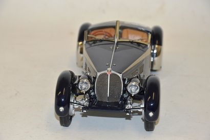 null CMC (classic Model Cars) échelle 1/18, made in Germany, BUGATTI 57 SC, 1938,...