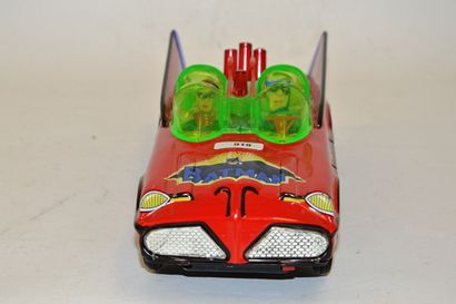 null "KH", Taiwan, Batmobile, red sheet metal, battery, Lg. 25cm, new condition in...