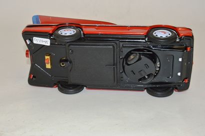 null "KH", Taiwan, Batmobile, tôle rouge, batterie, Lg. 25cm, état neuf en boîte