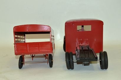 null RENAULT Renault truck, red, mechanical engine, Lg 61cm, repainted